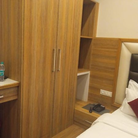 Hotel President Bharwain Екстер'єр фото